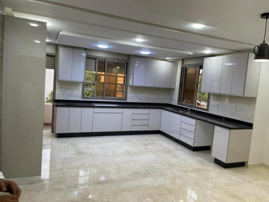 Cuisine en aluminium blanc sur mesure